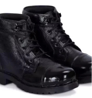 Stylish Black Leather Self Design Combat Boots For Men