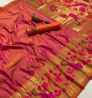 Classic Silk Blend Jacquard Saree With Blouse Piece