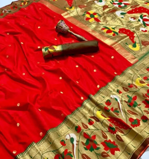 Classic Silk Blend Jacquard Saree With Blouse Piece