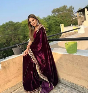 Stylish Fancy Designer Velvet Saree With Blouse Piece For Women